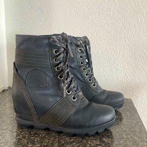 SOREL LEXIE WEDGE, GENTLY WORN
